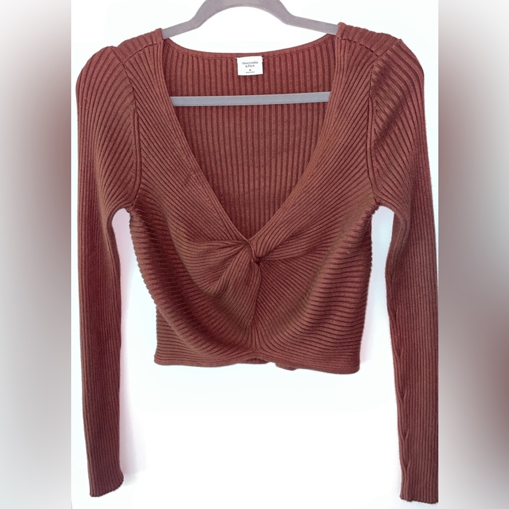 Abercrombie & Fitch Ribbed Knit V-Neck Cropped Top
